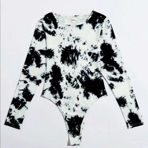 Back/white tie dye long sleeve bodysuit